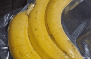 I vacuum sealed 3 bananas for no reason. When I cut