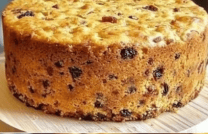 Oatmeal, Apple, and Carrot Breakfast Cake