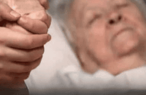 If Your Parent Shows These 4 Signs, They May Be Nearing the End of Life — Here’s How to Prepare