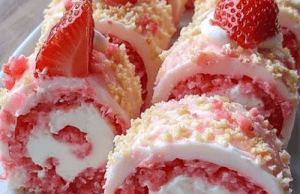 Strawberry Shortcake Cheesecake Rolls