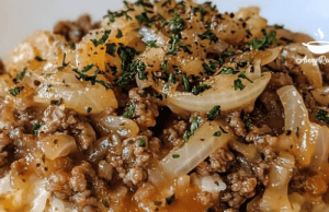 French Onion Ground Beef and Rice Casserole – Comfort Food Meets Classic Flavor